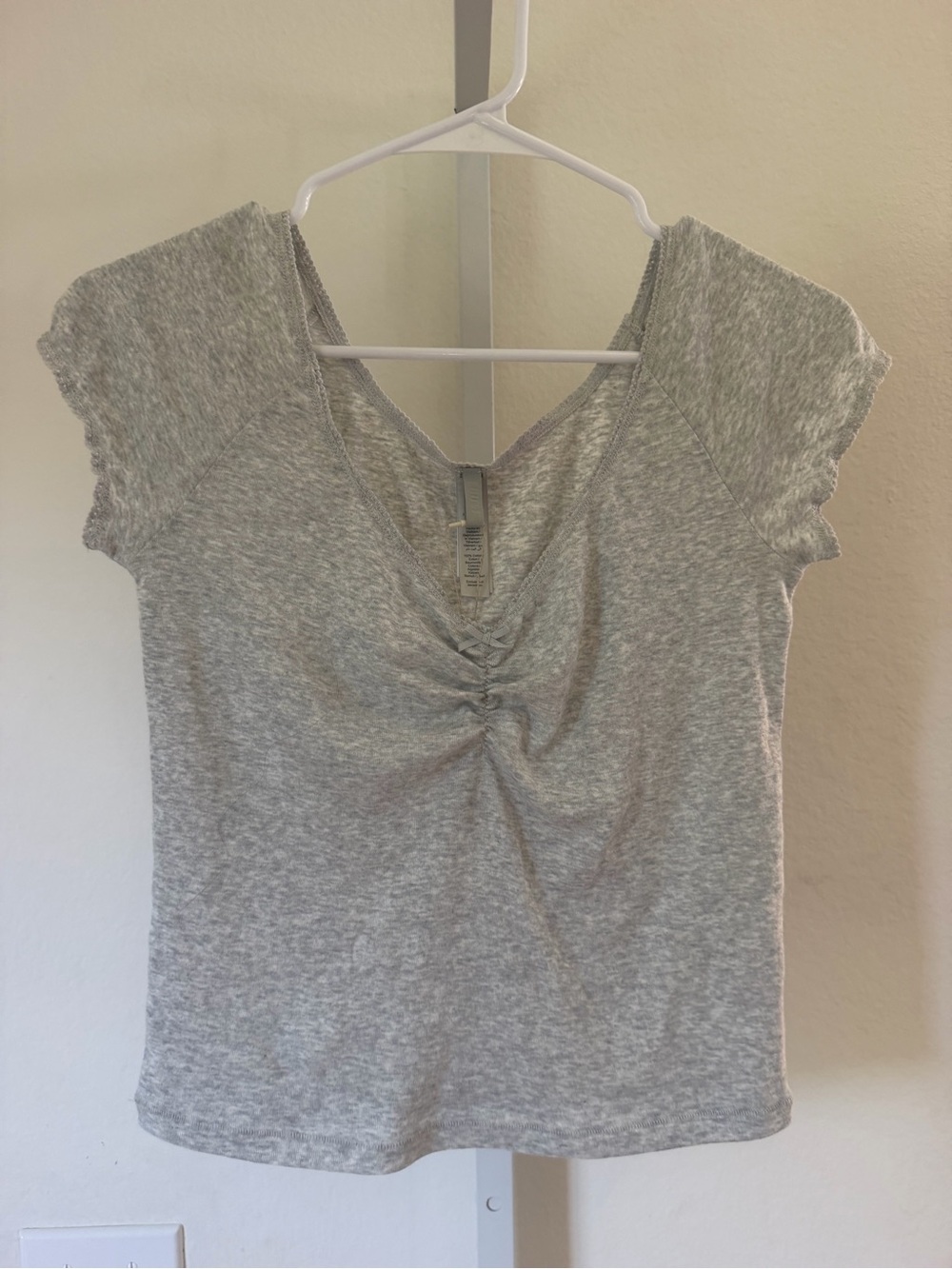 SKIMS Heather Gray Ruched V-Neck Short Sleeve Tee